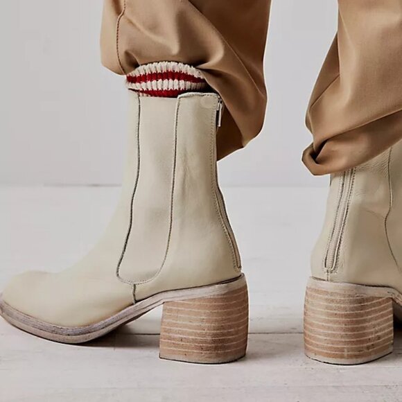 Free People Essential Chelsea Boots - Picture 8 of 14